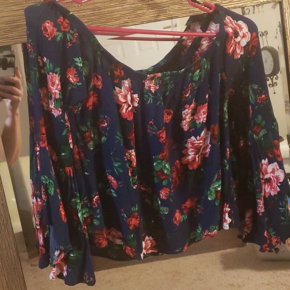 Floral/Navy blue
